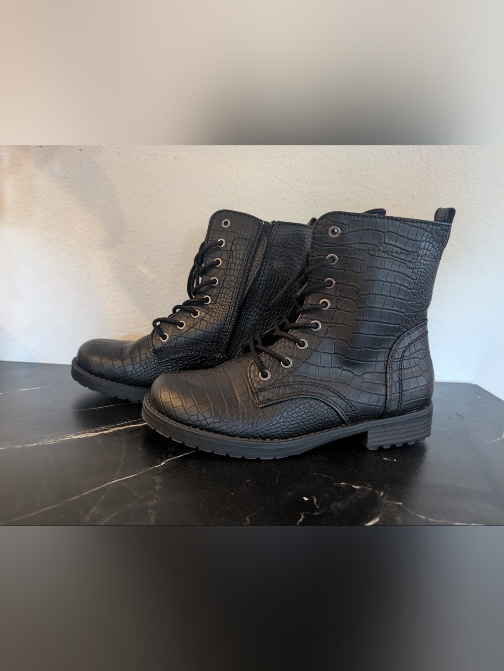 Amazon Essentials Black Leather Lace-Up Boots